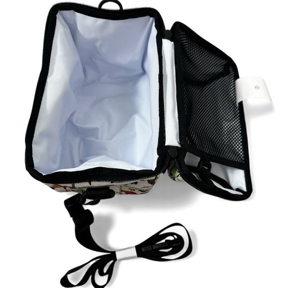 L.L. Bean 🏕️ Camping Print Lunch Bag - Picture 5 of 6